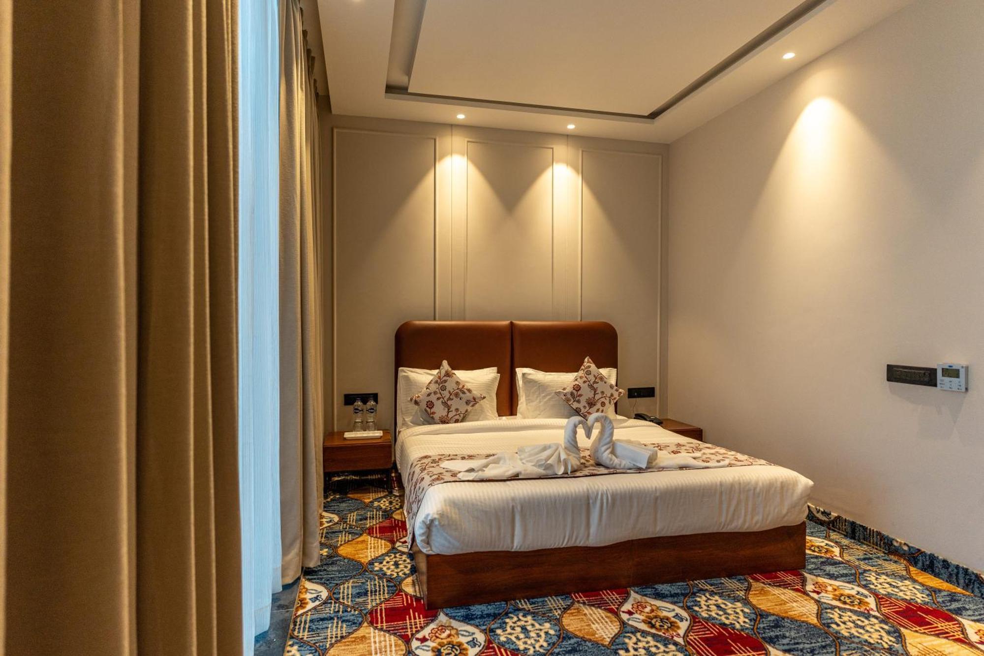 City Klyde Inn Amritsar Buitenkant foto
