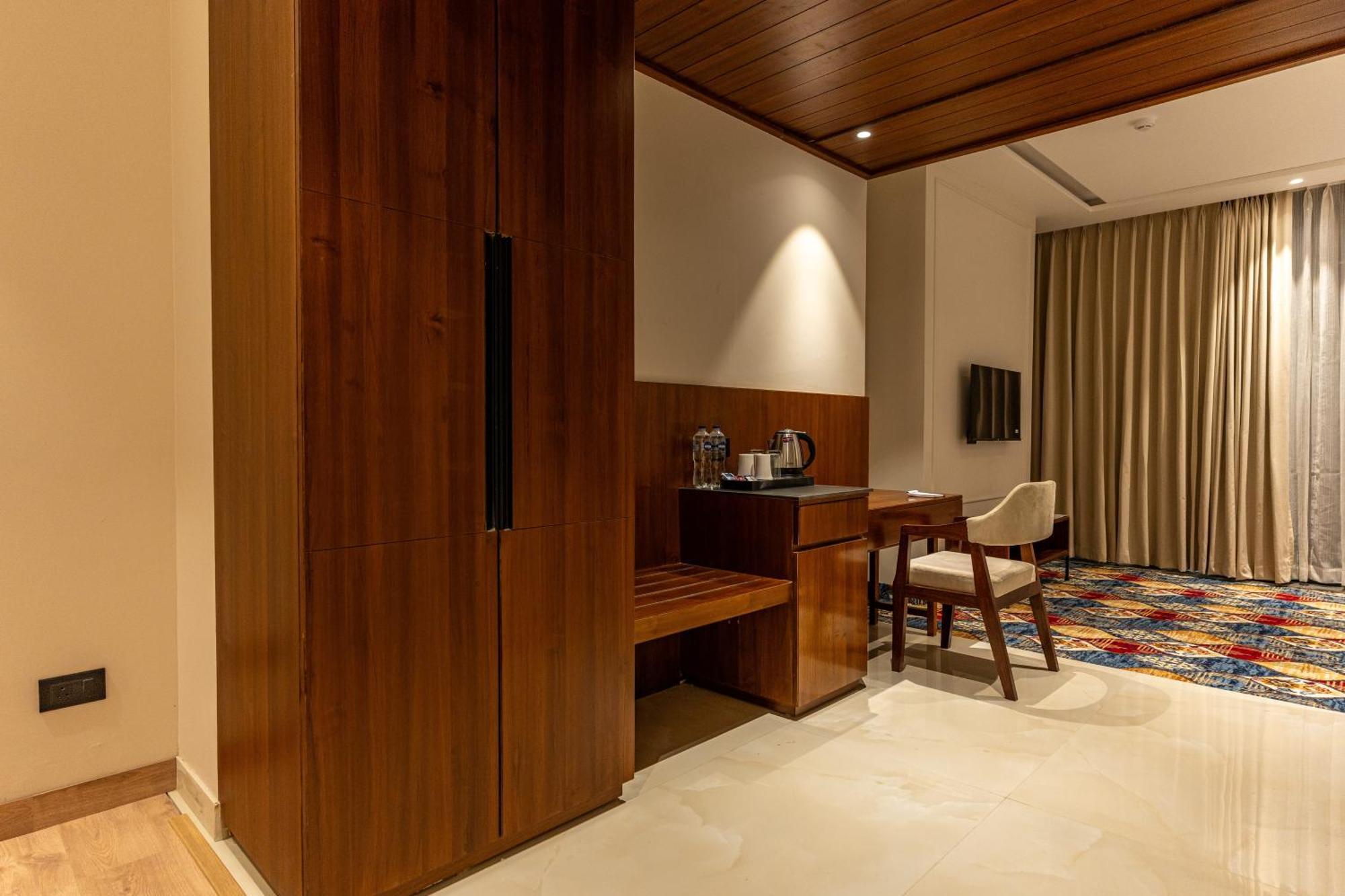 City Klyde Inn Amritsar Buitenkant foto