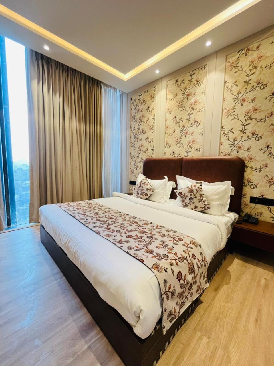 City Klyde Inn Amritsar Buitenkant foto